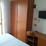 Eco-hotel Edy ホテル