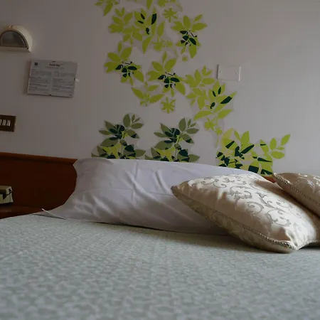 Hotel Eco-hotel Edy 3*
