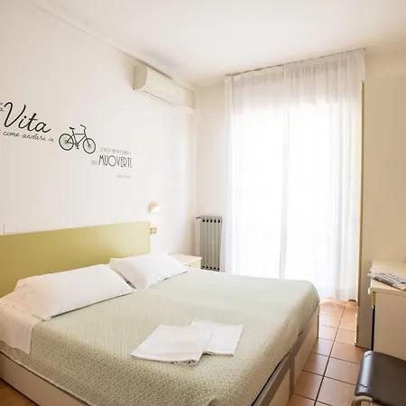 Eco-hotel Edy ホテル