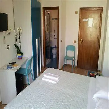 מלון Eco-hotel Edy